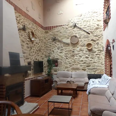 Country house Rural Montesa *